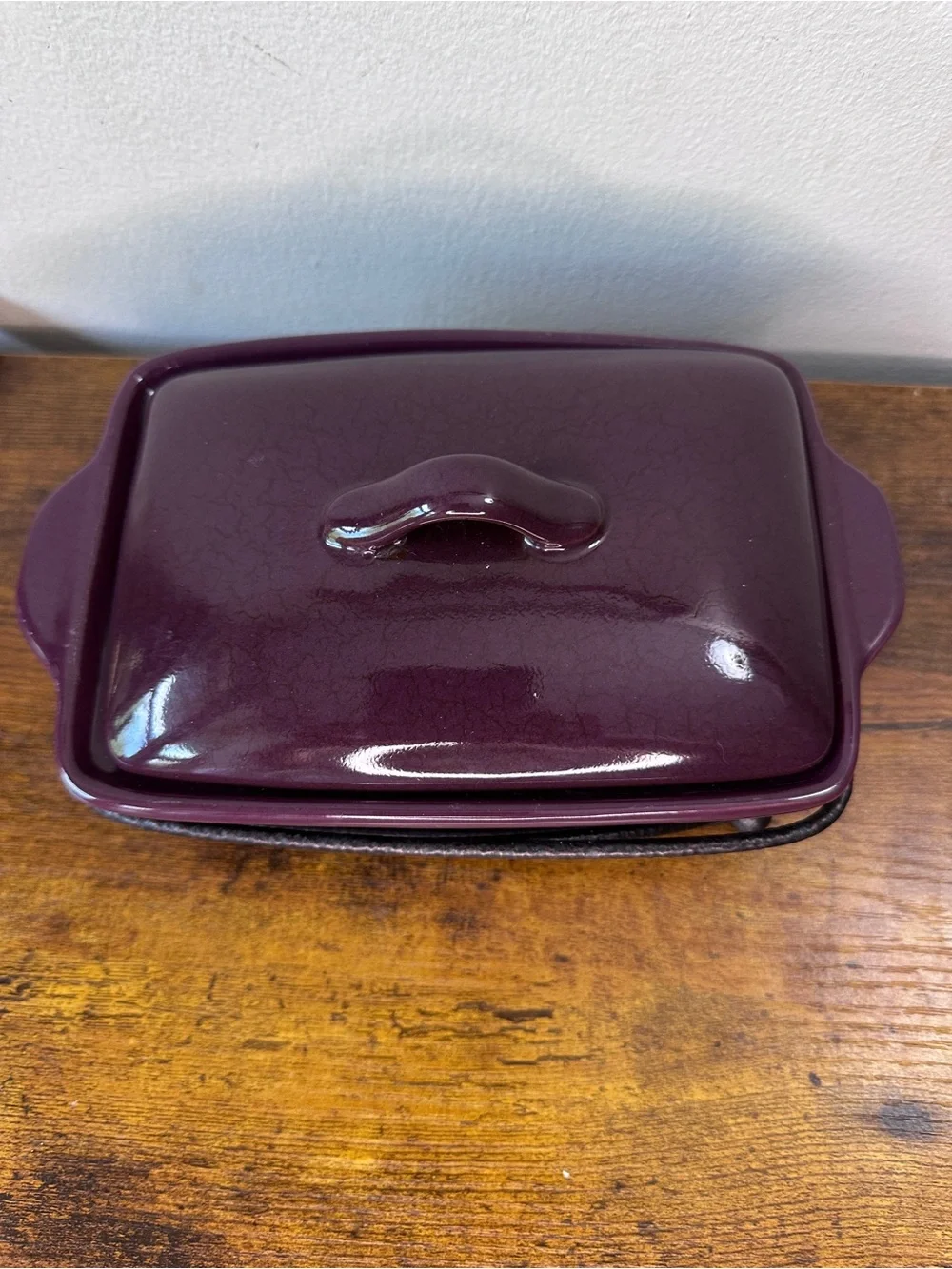 Tastefully Simple Eggplant Purple Ceramic Covered Dip Crock Baker Lidded